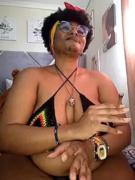 CocoBootyyy online show from 09-18-25, 08:27