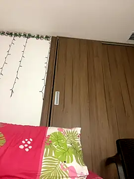 Charlotee  online show from 10-31-25, 07:20