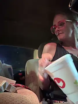 Snapshot of vixendoll87 chatting on 03-09-25, 01:56 vixendoll87 online show from 03-09-25, 01:56