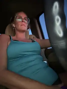 Snapshot of vixendoll87 chatting on 03-11-25, 12:00 vixendoll87 online show from 03-11-25, 12:00