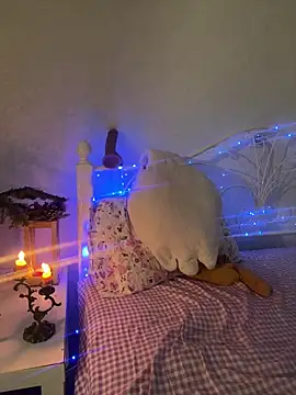 BeatriceTender online show from 12-22-25, 11:07