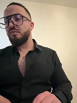 Snapshot of HairyArab90 chatting on 02-11-26, 09:03 HairyArab90 online show from 02-11-26, 09:03