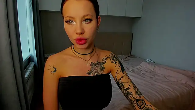 Snapshot of Patricia_bloom chatting on 10-16-25, 02:23 Patricia bloom online show from 10-16-25, 02:23