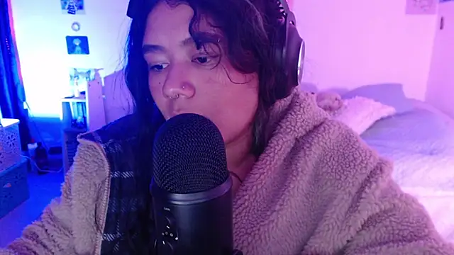 StephaniFox online show from 12-13-24, 04:54