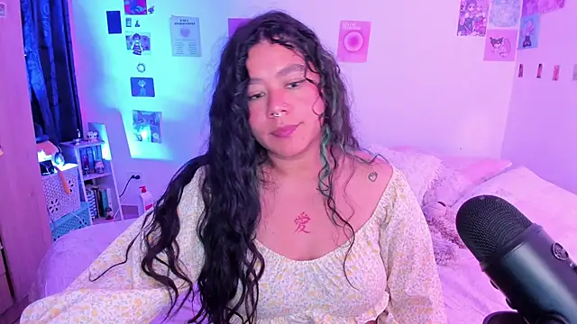 StephaniFox online show from 12-22-24, 07:33