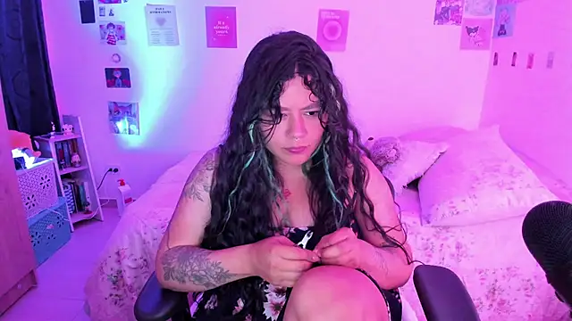 StephaniFox online show from 12-23-24, 04:33