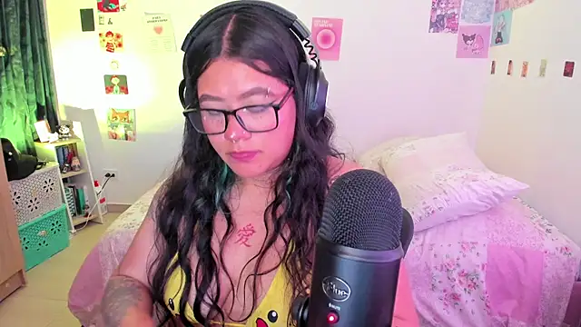 StephaniFox online show from 12-26-24, 04:10