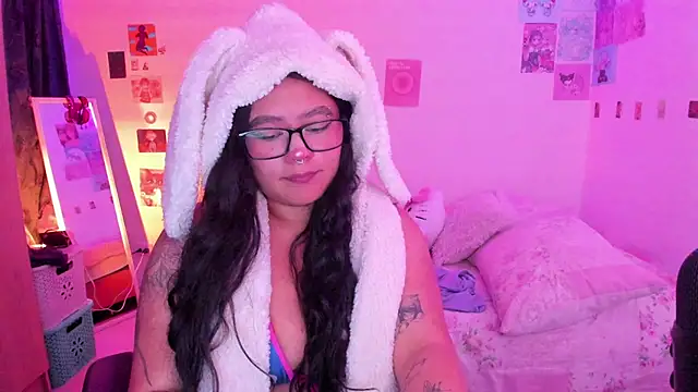 StephaniFox online show from 01-14-25, 05:08
