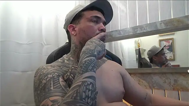 Angel sex latin online show from 10-23-25, 04:56