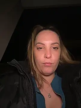 Snapshot of LiliMorganxxx chatting on 11-17-25, 10:04 LiliMorganxxx online show from 11-17-25, 10:04