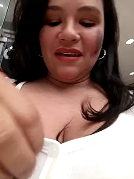 Snapshot of Julieta-tits chatting on 12-04-24, 07:34 Julieta-tits online show from 12-04-24, 07:34