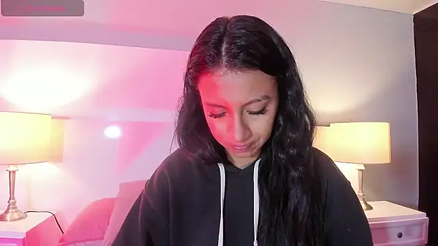 Tamaraakins online show from 10-24-25, 01:07