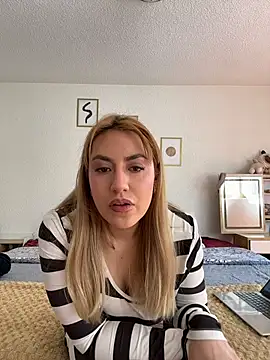 Alexxabootty online show from 11-06-25, 07:15