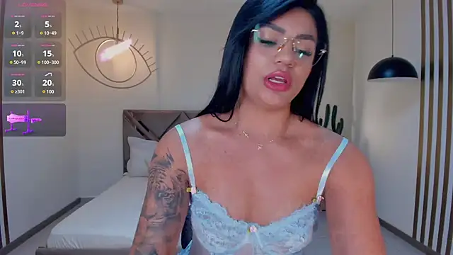 NicoleSanz  online show from 01-17-25, 05:51