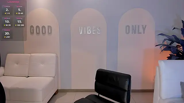 NicoleSanz  online show from 03-11-25, 04:29