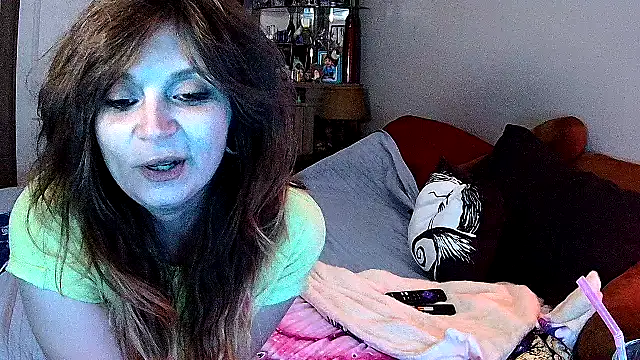 Snapshot of ZeelaXoXo chatting on 01-14-26, 05:24 ZeelaXoXo online show from 01-14-26, 05:24