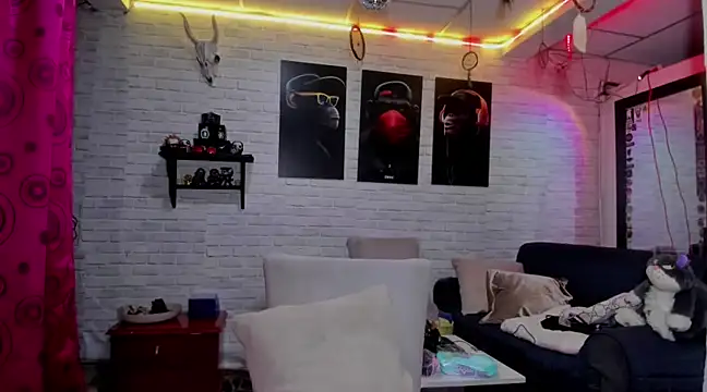 Snapshot of Kimmymadison- chatting on 12-16-24, 11:18 Kimmymadison- online show from 12-16-24, 11:18