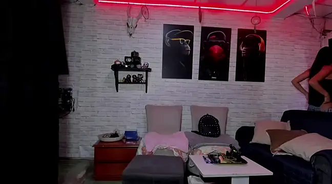 Snapshot of Kimmymadison- chatting on 01-19-25, 02:25 Kimmymadison- online show from 01-19-25, 02:25