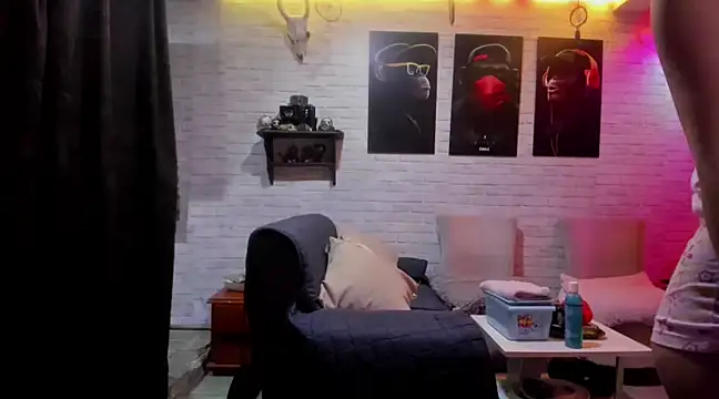 Snapshot of Kimmymadison- chatting on 02-15-25, 12:37 Kimmymadison- online show from 02-15-25, 12:37