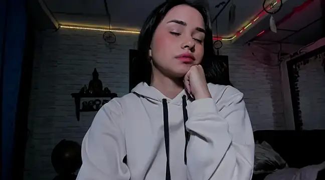 Snapshot of Kimmymadison- chatting on 03-01-25, 03:53 Kimmymadison- online show from 03-01-25, 03:53