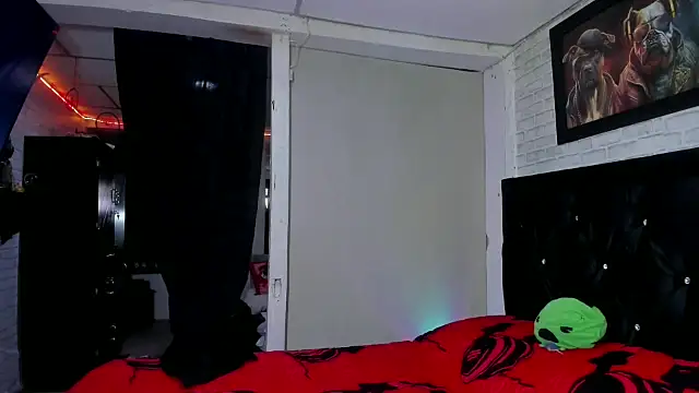 Snapshot of Kimmymadison- chatting on 03-06-25, 09:20 Kimmymadison- online show from 03-06-25, 09:20