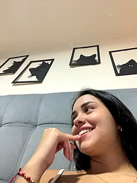 Snapshot of Kimmymadison- chatting on 09-18-25, 04:03 Kimmymadison- online show from 09-18-25, 04:03