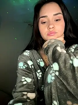 Snapshot of Kimmymadison- chatting on 10-01-25, 03:34 Kimmymadison- online show from 10-01-25, 03:34