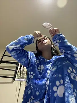 Snapshot of Kimmymadison- chatting on 10-02-25, 10:17 Kimmymadison- online show from 10-02-25, 10:17