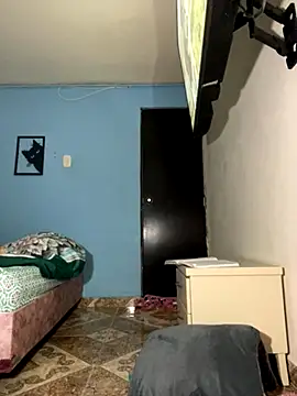 Snapshot of Kimmymadison- chatting on 10-18-25, 08:37 Kimmymadison- online show from 10-18-25, 08:37