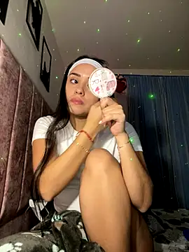 Snapshot of Kimmymadison- chatting on 10-31-25, 01:28 Kimmymadison- online show from 10-31-25, 01:28