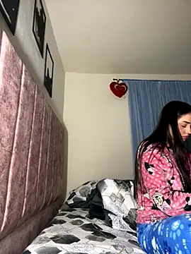 Snapshot of Kimmymadison- chatting on 11-01-25, 05:09 Kimmymadison- online show from 11-01-25, 05:09