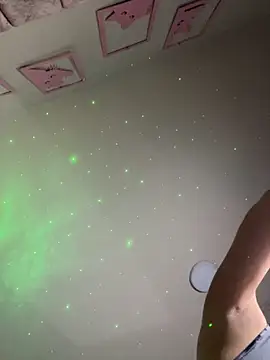 Snapshot of Kimmymadison- chatting on 11-12-25, 09:03 Kimmymadison- online show from 11-12-25, 09:03