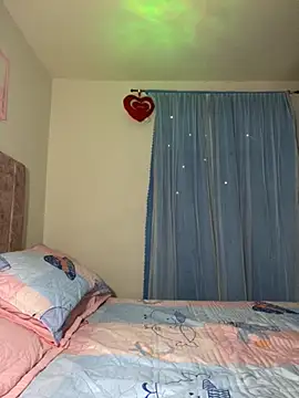 Snapshot of Kimmymadison- chatting on 11-20-25, 07:02 Kimmymadison- online show from 11-20-25, 07:02