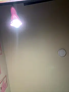 Snapshot of Kimmymadison- chatting on 11-21-25, 07:07 Kimmymadison- online show from 11-21-25, 07:07