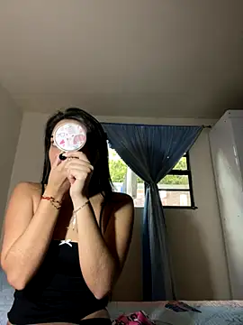 Snapshot of Kimmymadison- chatting on 11-21-25, 09:13 Kimmymadison- online show from 11-21-25, 09:13