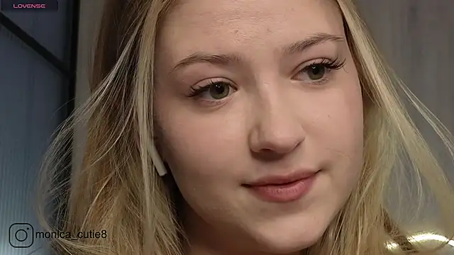 Monikacutie online show from 12-29-24, 10:12