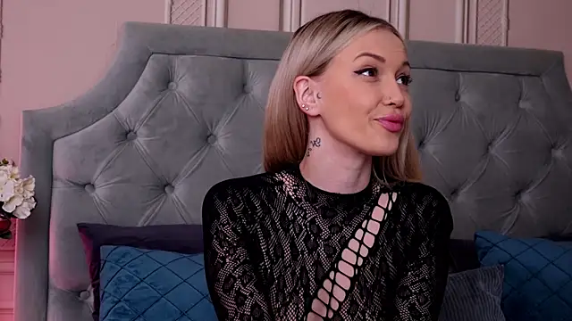 LucyAddison online show from 02-20-25, 05:33