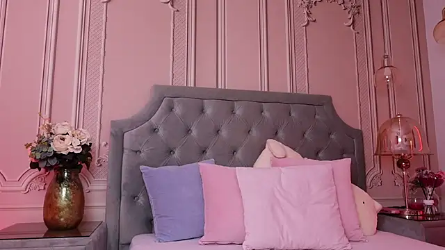 LucyAddison online show from 09-19-25, 03:41