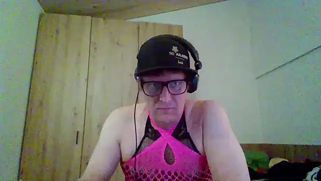 Bigthroaterboy online show from 09-13-25, 04:07