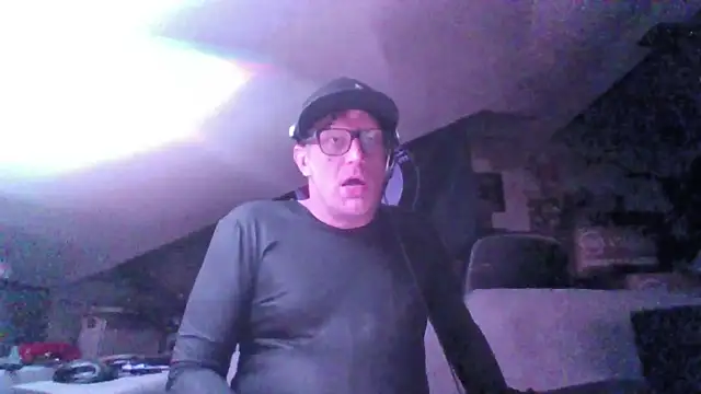 Bigthroaterboy online show from 10-27-25, 05:17