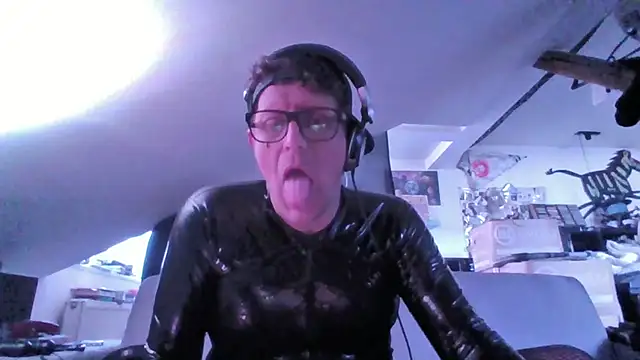 Bigthroaterboy online show from 10-30-25, 09:33