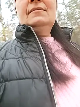 Snapshot of Women-pleasures chatting on 10-21-25, 07:20 Women-pleasures online show from 10-21-25, 07:20