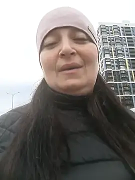 Snapshot of Women-pleasures chatting on 10-28-25, 10:52 Women-pleasures online show from 10-28-25, 10:52