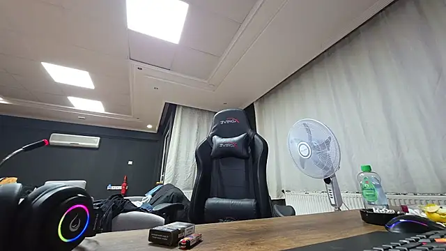 Snapshot of istebenboylebiradamim chatting on 10-22-25, 07:02 istebenboylebiradamim online show from 10-22-25, 07:02