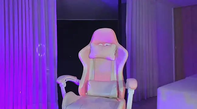 Snapshot of angelinalodge1 chatting on 02-24-25, 12:52 angelinalodge1 online show from 02-24-25, 12:52