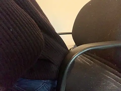 KendrickJiz online show from 12-21-25, 02:02