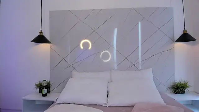 ANTONELLA  ROUSE  online show from 12-01-25, 08:47