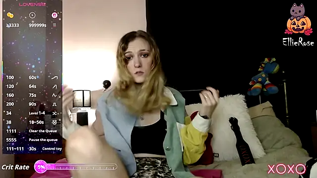 Snapshot of EllieeRose chatting on 10-24-25, 11:56 EllieeRose online show from 10-24-25, 11:56
