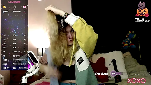 Snapshot of EllieeRose chatting on 11-15-25, 06:59 EllieeRose online show from 11-15-25, 06:59