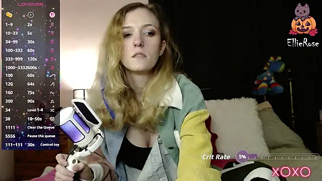 Snapshot of EllieeRose chatting on 11-16-25, 08:14 EllieeRose online show from 11-16-25, 08:14